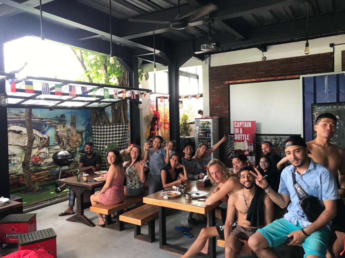 d’Gobers Hostel Seminyak Exterior foto